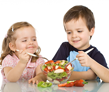 Alimentos que pueden ser peligrosos para los niños pequeños